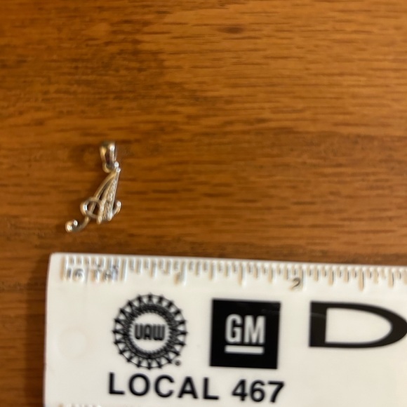 AVON | Elegant Sterling Silver Initial ‘A’ Pendant - Picture 4 of 4